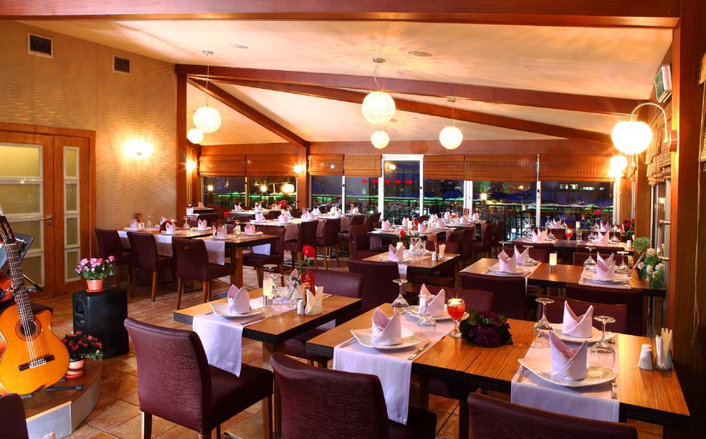 Sultan Hotel-Restaurant-Bistro スィヴァス エクステリア 写真